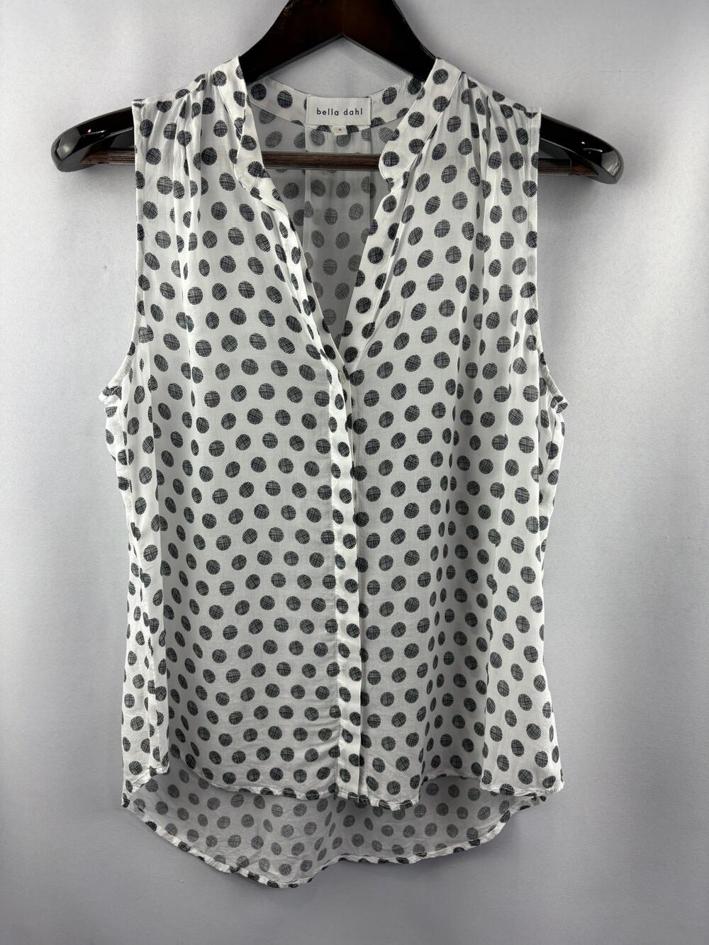 Women’s Bella Dahl Small White Sleeveless Blouse w/ Gray Polka Dots